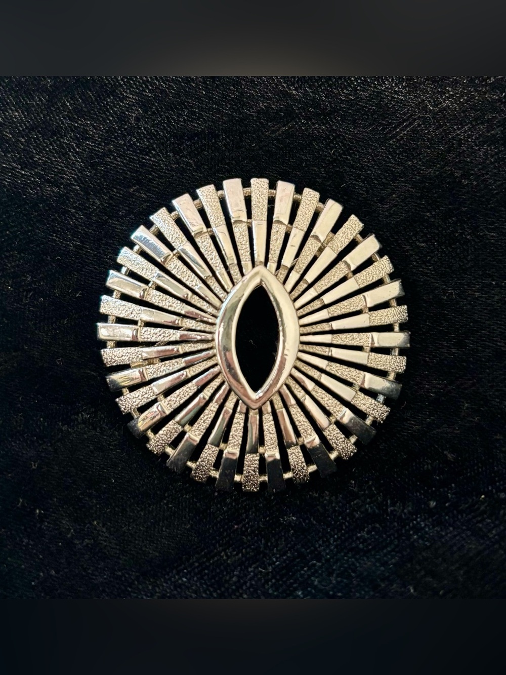Vintage 1960s CROWN TRIFARI Round Sunburst Dome Brooch Pin Silver Tone NWOT